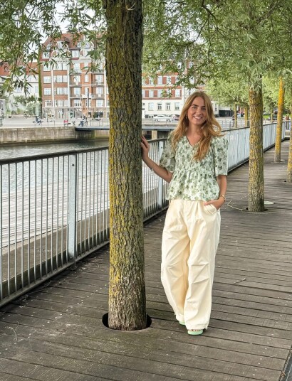 A View Carma Cargo Pants Beige 42