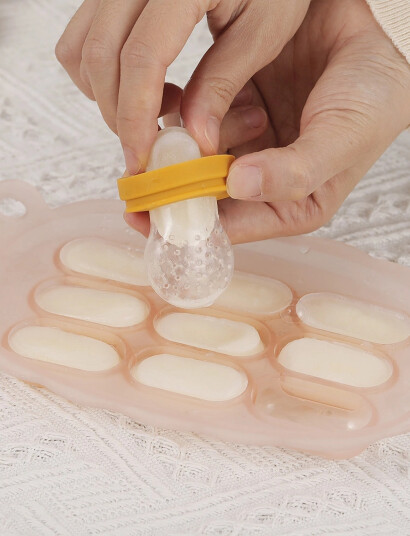 Haakaa Pineapple Silicone Nibble Tray Blush Pink One Size Haakaa Pineapple Silicone Nibble Tray Blush Pink One Size