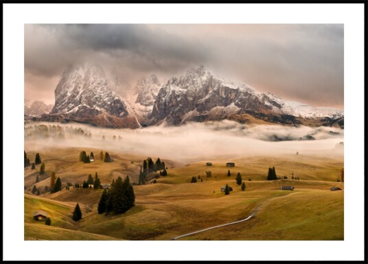 Misty Mountain Valley Plakat / 100x150