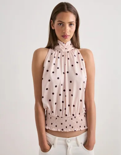 Neo Noir Rosa Jos Big Dot Top