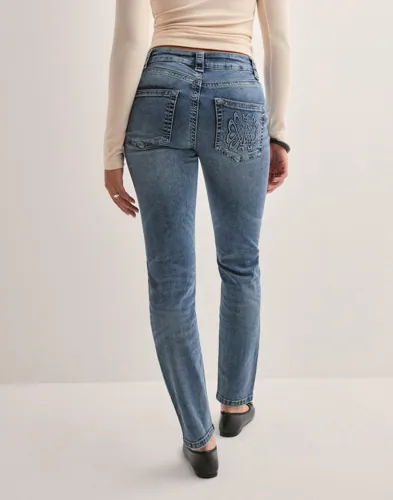 Nelly   Blå   Low Waist Slim Jeans