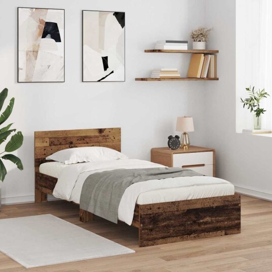  Sengestamme med hodegjerde Gamle tre 90 x 200 cm Konstruert tre