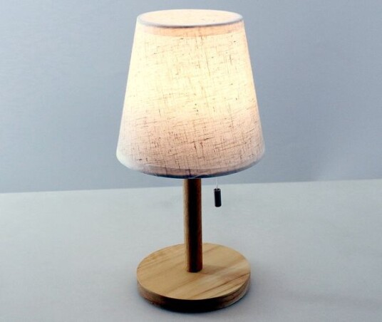Homeline bordlampe trefot beige skjerm 3 nivåer 451625