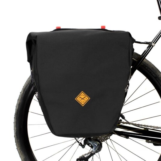 Restrap Pannier 22 Liter Svart Restrap Pannier 22 Liter Svart