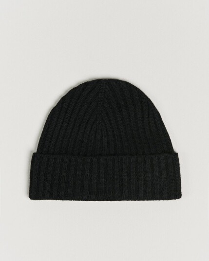 Amanda Christensen Rib Knitted Cashmere Cap Black