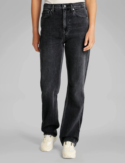 Calvin Klein Jeans High Rise Straight - Black - 26 x 34