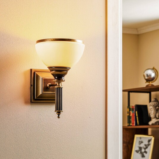 Jupiter Vegglampe Petro antikk med glasskjerm Jupiter Vegglampe Petro antikk med glasskjerm