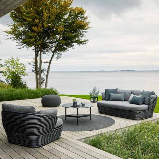 Cane line Loungesofa Basket Graphite Kunstrotting inkludert Airtouch putesett i grå Cane line Loungesofa Basket Graphite Kunstrotting inkludert Airtouch putesett i grå