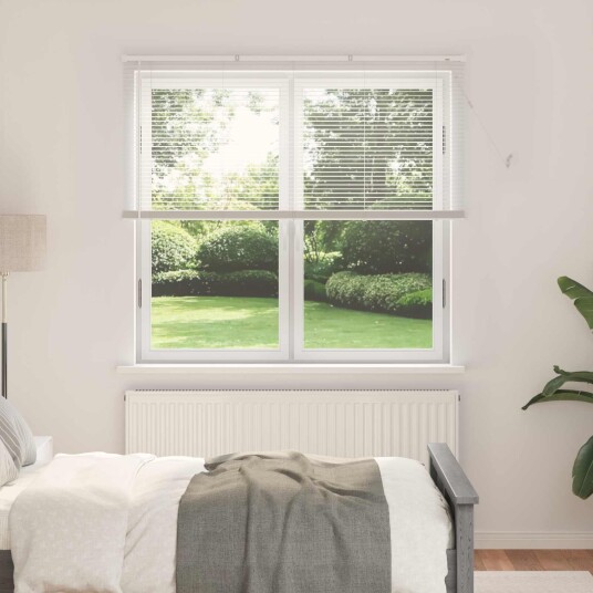 vidaXL Venetiansk persienne Hvit 150 x 160 cm 25 mm PVC
