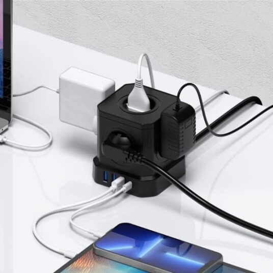 Strømskinne Med USB 5 Stikkontakter Overspenningsvern 2m Kabel 4000W Strømskinne Med USB 5 Stikkontakter Overspenningsvern 2m Kabel 4000W