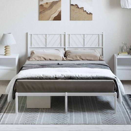 vidaXL Sengeramme i metall med hodegavl hvit 135x190 cm 8721012190061