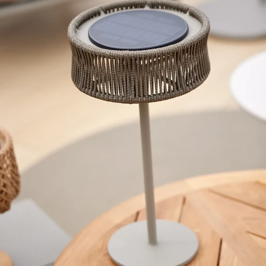 Cane line Illusion bordlampe mellom Taupe Cane line Illusion bordlampe mellom Taupe