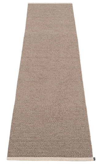 Pappelina Mono matte mørk mud 70x300 cm Pappelina Mono matte mørk mud 70x300 cm