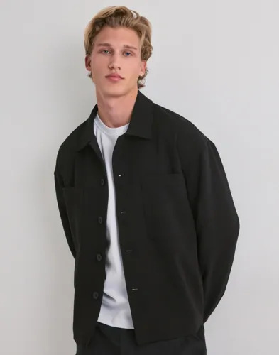Que Sera Sera Brody Boxy Overshirt Overshirts Svart