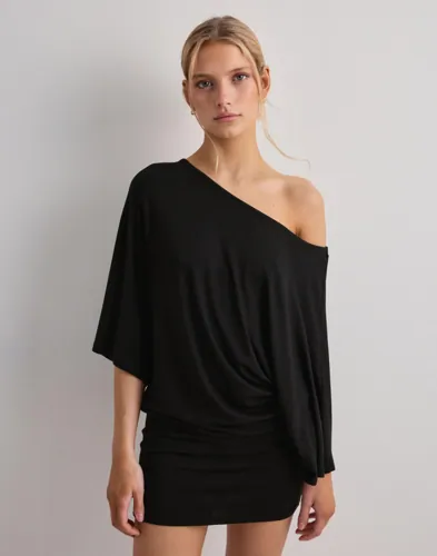 Nelly   Svart   Perfect Poncho Dress