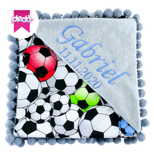 Bomullsteppe med barnets navn og dedikasjon. Football
