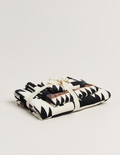 Pendleton 3 Piece Towel Set Spider Rock Black Pendleton 3 Piece Towel Set Spider Rock Black