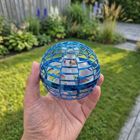 Hover Orb flygende ball med RGB lys - Ø9,5 cm, blå, perfekt for barn og barnlige sjeler