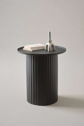 Jotex MEDINA sidebord, diameter 45,5 cm Svart 1687826-01-0 1687826-02-0