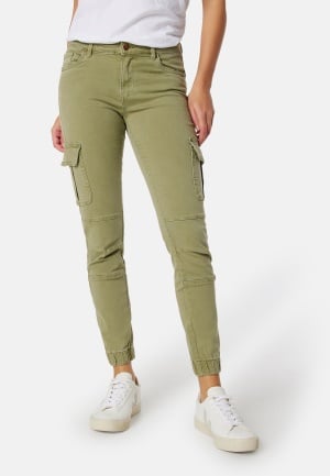 ONLY Missouri Ankl Cargo Pant Oil Green 38/30 ONLY Missouri Ankl Cargo Pant Oil Green 38/30