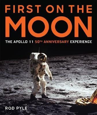 First On The Moon Av Rod Pyle