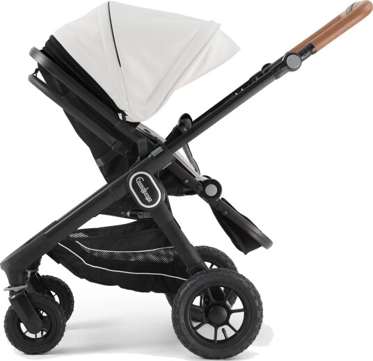 Emmaljunga NXT60 Outdoor Air m/sittedel Leatherette White