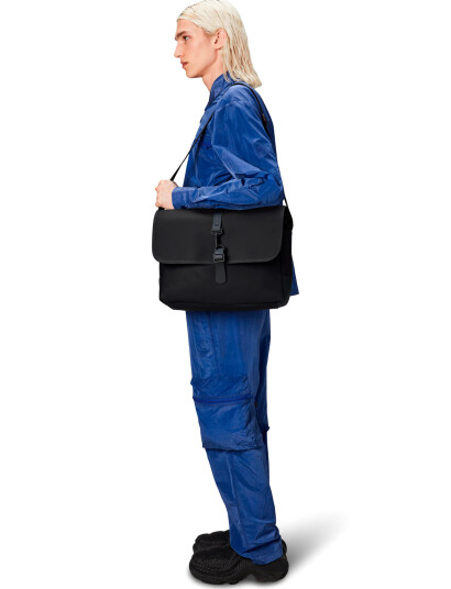 Rains Messenger Bag W3   Black   ONE SIZE
