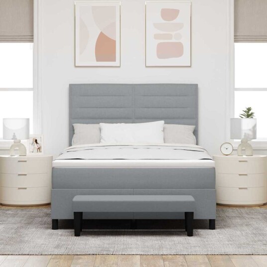 Box Spring Seng med Madrass & Benk Lysegrå 140x200 cm Stoff