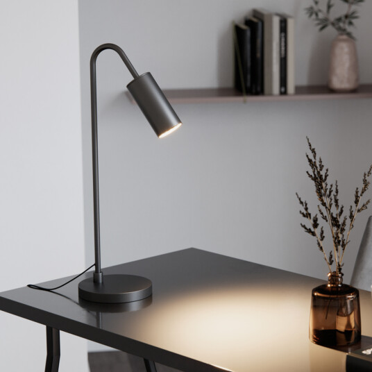 By Rydéns Curve Bordlampe Svart By Rydéns Curve Bordlampe Svart