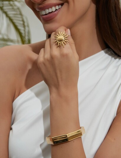By Jolima Sun Ring   Gold   ONE SIZE 3 cm