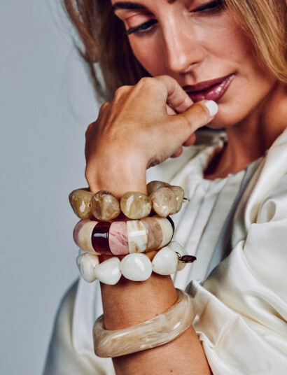 Bud to rose Gloss Resin Bracelet Sand   Beige   