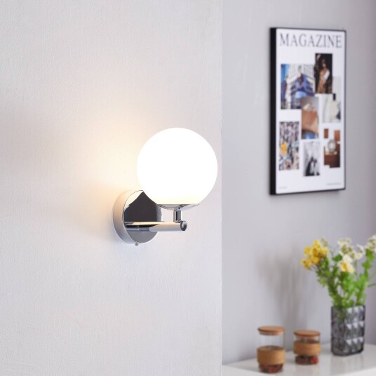 Arcchio Maviris LED-vegglampe til bad, kule, glass Arcchio Maviris LED-vegglampe til bad, kule, glass