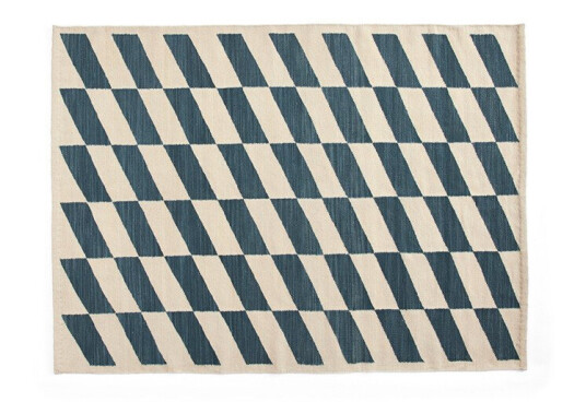 HAY Shift Kelim gulvteppe 140x200 cm Blue HAY Shift Kelim gulvteppe 140x200 cm Blue