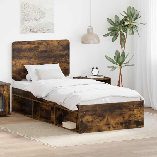  Sengestamme med hodegjerde Røkt eik 90 x 190 cm Massiv furu