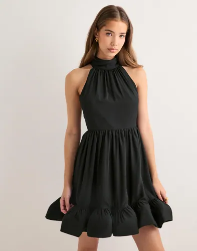 Malina Svart Fern Halterneck Ruffled Mini Dress