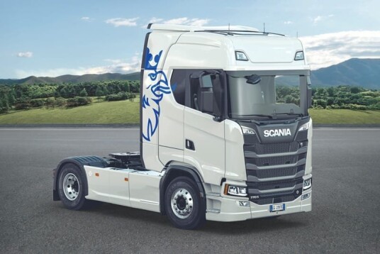 Italeri 1/24 Scania 770 S V8 White Cab