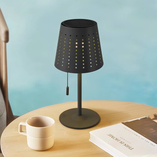 Lindby LED-solcellelampe Hilario svart jern oppladbart batteri