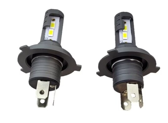 Ledtronic Sett med LEDpærer H4-sokkel à 2 stk