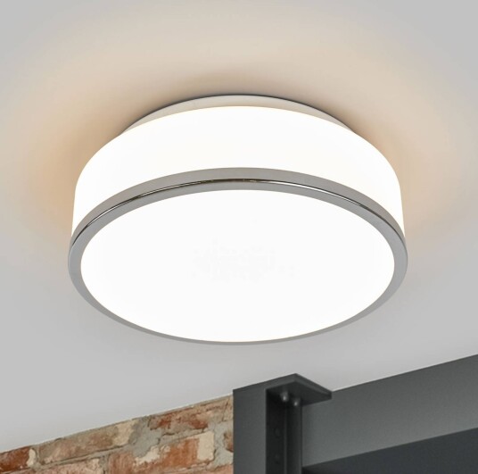 Searchlight Taklampe Flush IP44 dimbar Hvit / opal Baderom Glass Moderne