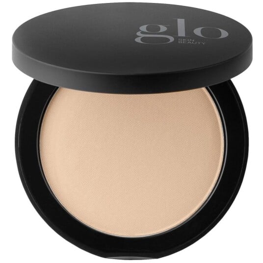 Glo Skin Beauty Pressed Base Foundationpudder Natural Medium med SPF18 Glo Skin Beauty Pressed Base Foundationpudder Natural Medium med SPF18