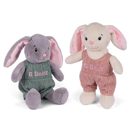 B Beez Plysjbamse 25cm assortert Kanin m/ strikket antrekk B Beez Plysjbamse 25cm assortert Kanin m/ strikket antrekk