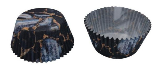 Modern House bAYk muffinsform 7 cm 50 stk svart/gull Modern House bAYk muffinsform 7 cm 50 stk svart/gull