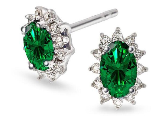 Gold Collection oredobber i 585 hvitt gull med diamanter 0 08 ct og smaragd