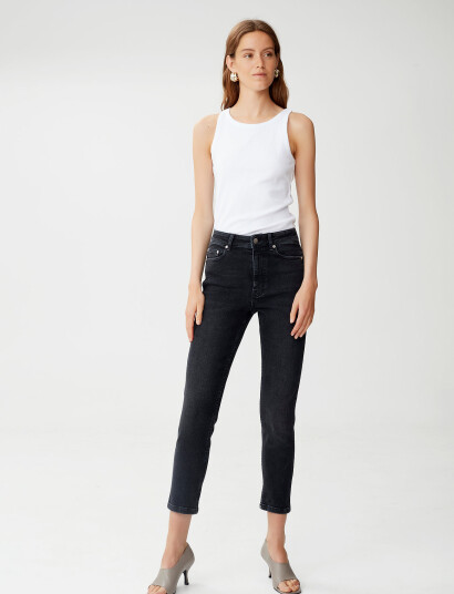 Gestuz Astridgz Hw Slim Jeans - Black - 24 Gestuz Astridgz Hw Slim Jeans - Black - 24