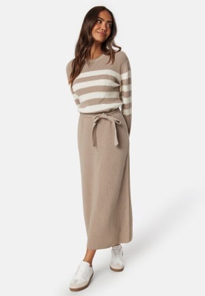 Happy Holly Striped O-neck Knitted Dress Ljusbeige/Striped 40/42