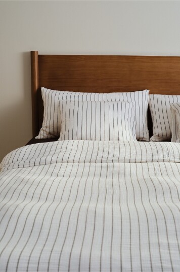 Jotex Dynetrekk i Musselin Svart/offwhite AMILIA 213666512591