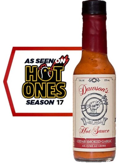 Dawson"s Cedar Smoked Garlic Hot Sauce Medium Sterk Chilisaus med Røkt Hvit Løk og Habanero 148 ml Canada Dawson"s Cedar Smoked Garlic Hot Sauce Medium Sterk Chilisaus med Røkt Hvit Løk og Habanero 148 ml Canada