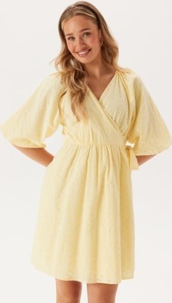 SELECTED FEMME Slfhannah 2/4 SHORT WRAP BRODE Pastel Yellow 40