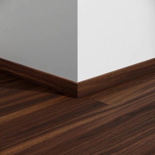 Berryalloc Sokkellist Walnut Brown