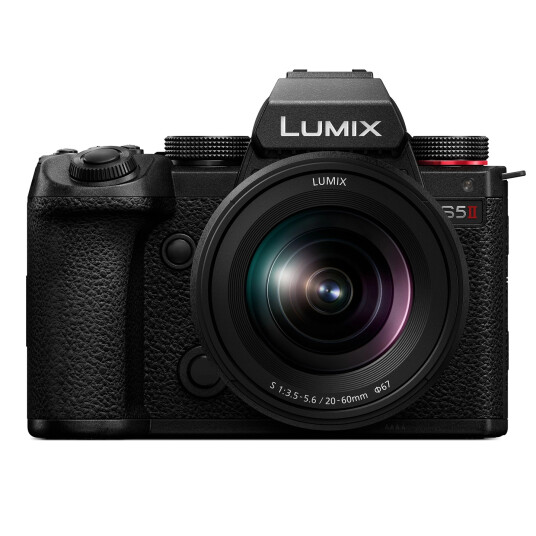 Panasonic Lumix S5II m/20-60mm f/3.5-5.6 24,2 MP. Fasehybrid autofokus. Aktiv IS Panasonic Lumix S5II m/20-60mm f/3.5-5.6 24,2 MP. Fasehybrid autofokus. Aktiv IS